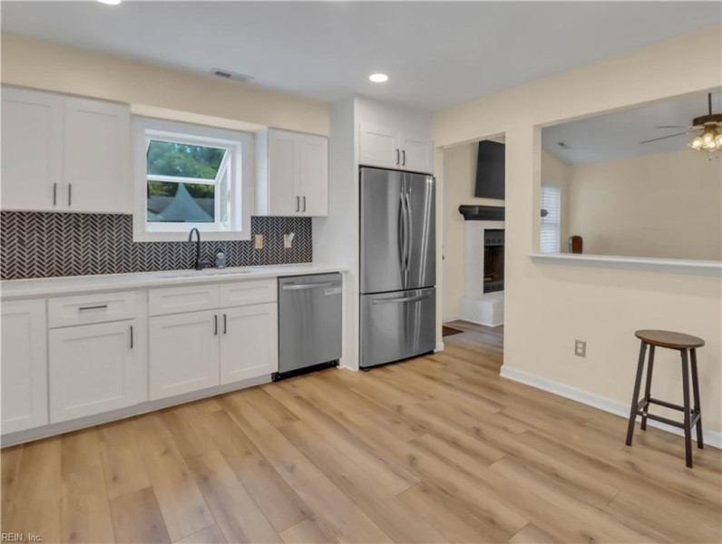 Photo 7 of 18 residential for sale in Virginia Beach virginia