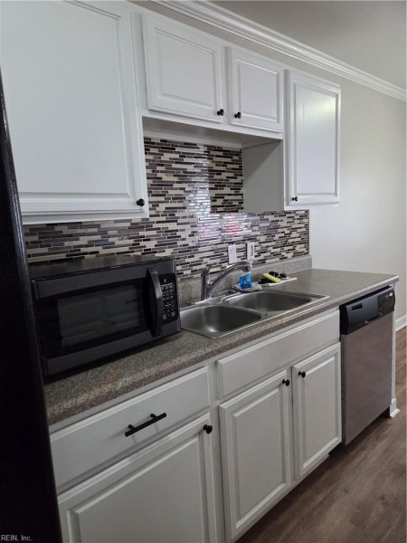 Photo 13 of 36 residential for sale in Virginia Beach virginia
