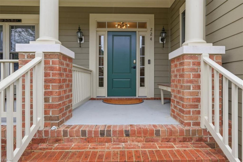Photo 3 of 39 residential for sale in Chesapeake virginia