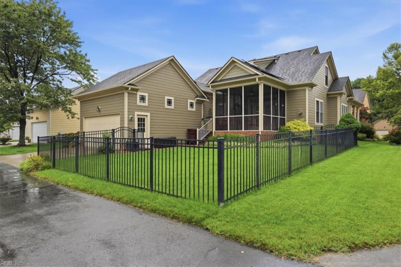 Photo 34 of 39 residential for sale in Chesapeake virginia
