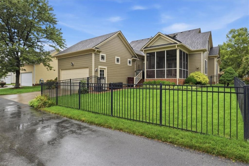 Photo 6 of 39 residential for sale in Chesapeake virginia
