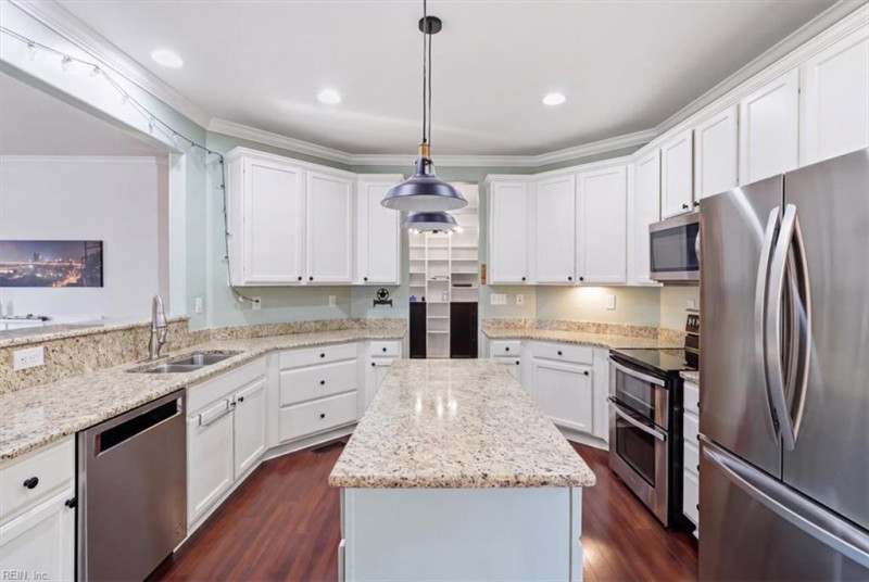 Photo 8 of 39 residential for sale in Chesapeake virginia