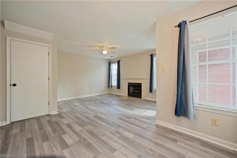 Photo 14 of 26 residential for sale in Newport News virginia