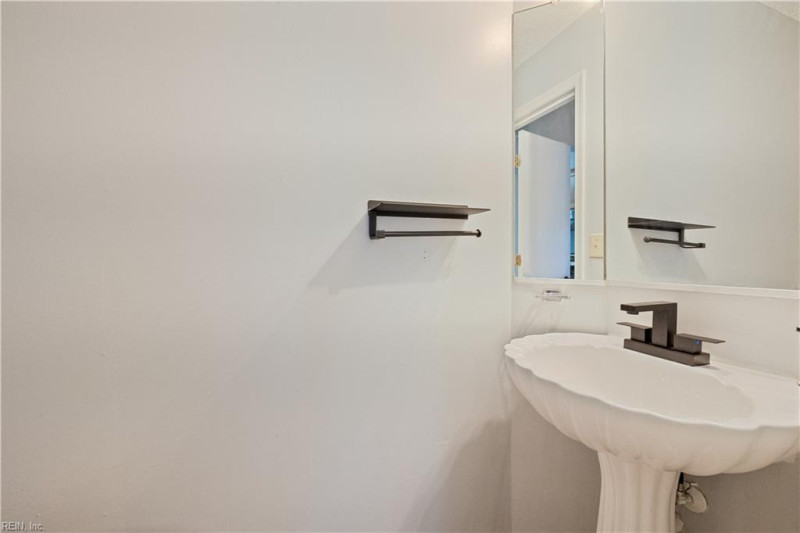 Photo 6 of 26 residential for sale in Newport News virginia