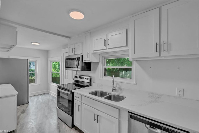 Photo 15 of 33 residential for sale in Newport News virginia