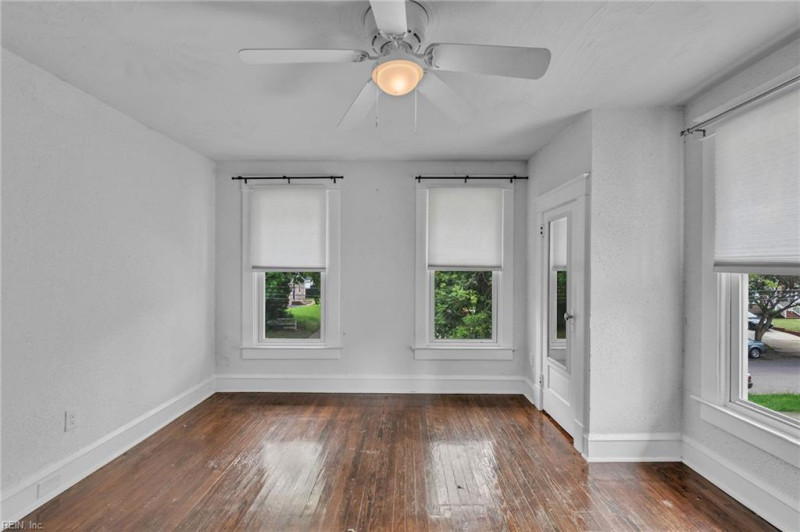 Photo 17 of 33 residential for sale in Newport News virginia