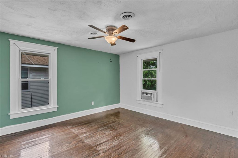 Photo 19 of 33 residential for sale in Newport News virginia