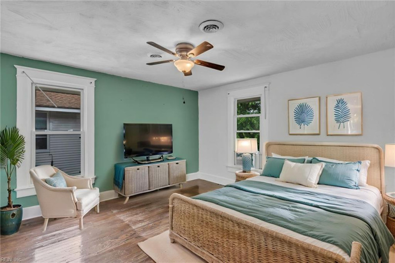 Photo 20 of 33 residential for sale in Newport News virginia