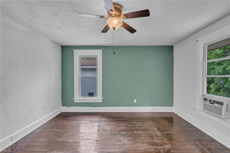 Photo 21 of 33 residential for sale in Newport News virginia