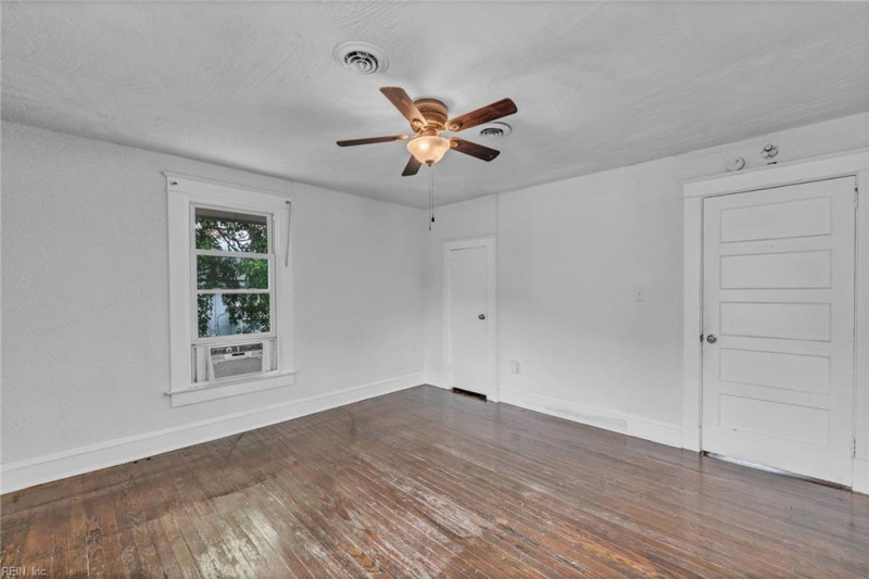 Photo 23 of 33 residential for sale in Newport News virginia