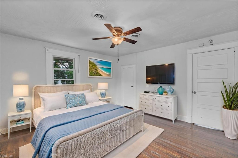 Photo 24 of 33 residential for sale in Newport News virginia