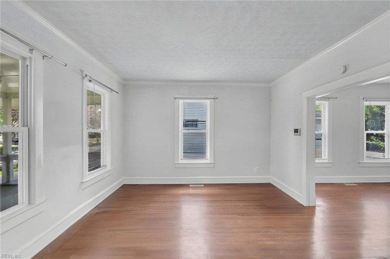 Photo 6 of 33 residential for sale in Newport News virginia