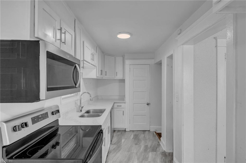 Photo 7 of 33 residential for sale in Newport News virginia