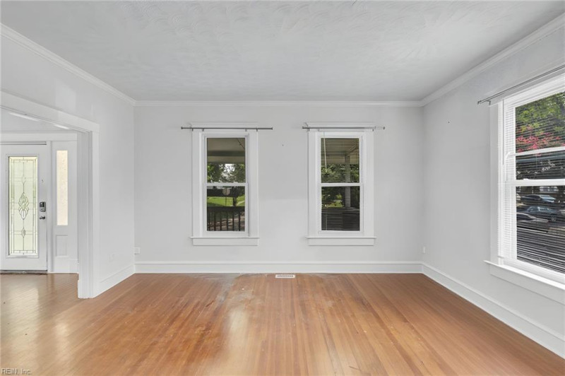 Photo 8 of 33 residential for sale in Newport News virginia