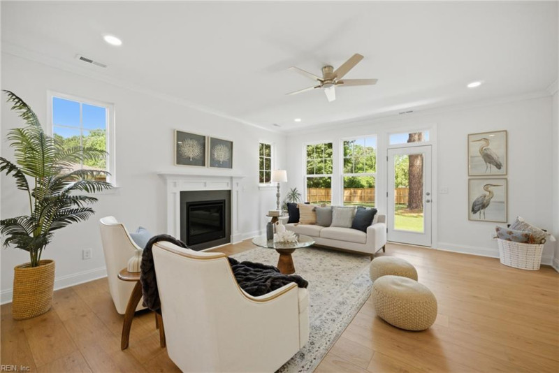 Photo 12 of 50 residential for sale in Chesapeake virginia