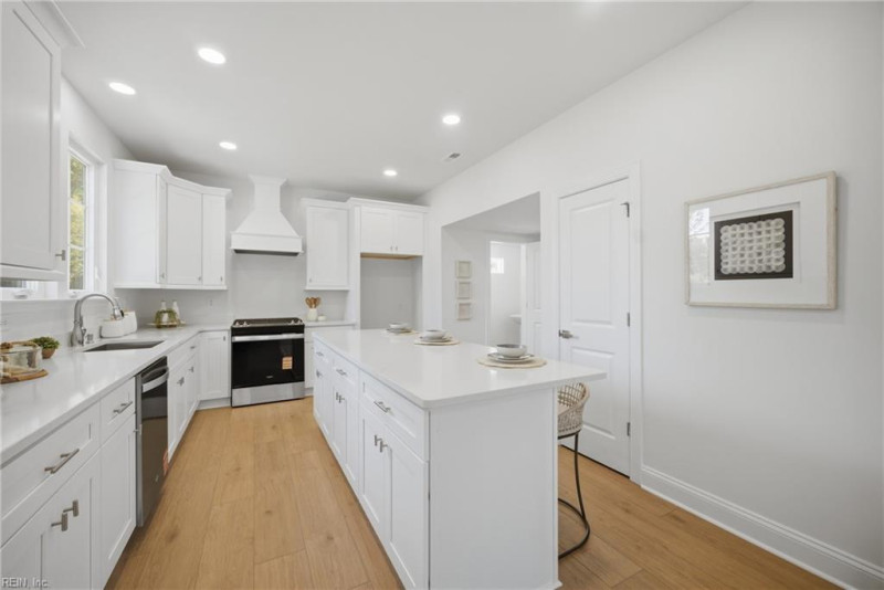 Photo 15 of 50 residential for sale in Chesapeake virginia