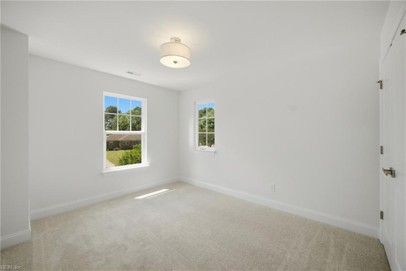 Photo 27 of 50 residential for sale in Chesapeake virginia