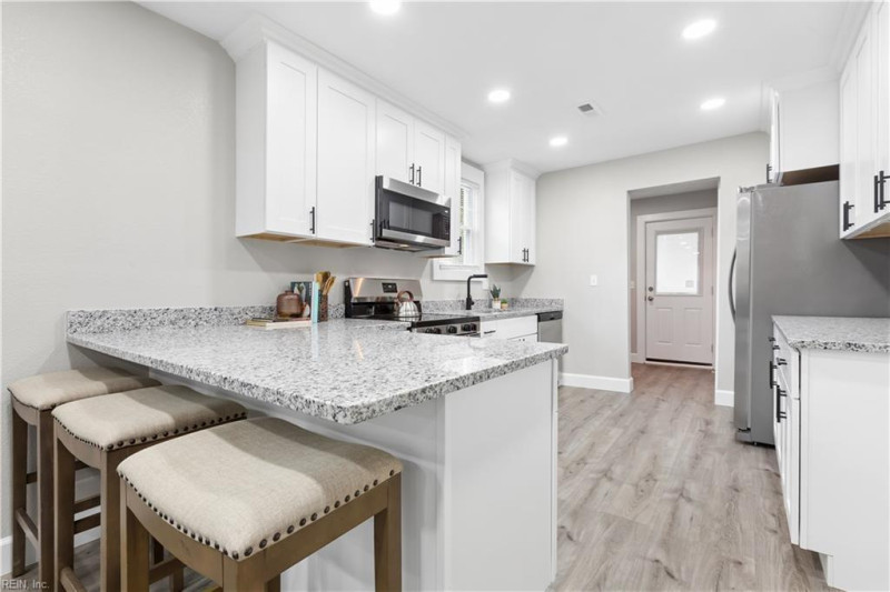 Photo 11 of 44 residential for sale in Portsmouth virginia