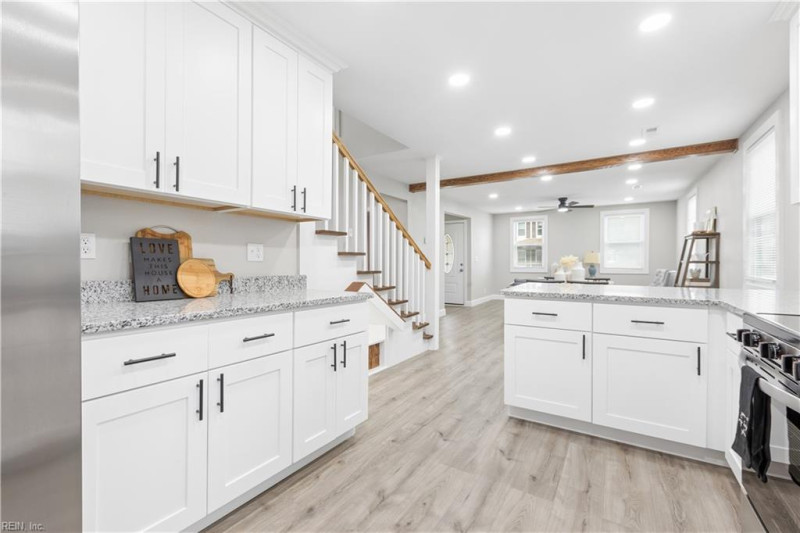 Photo 12 of 44 residential for sale in Portsmouth virginia