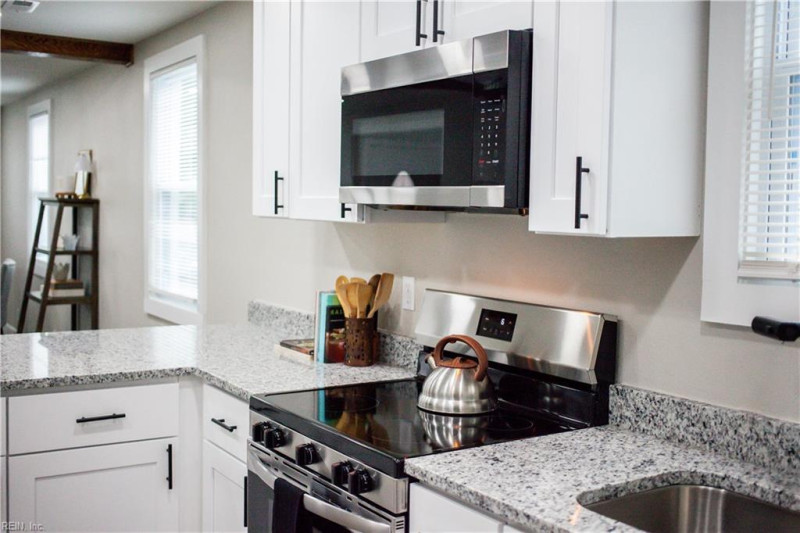 Photo 15 of 44 residential for sale in Portsmouth virginia