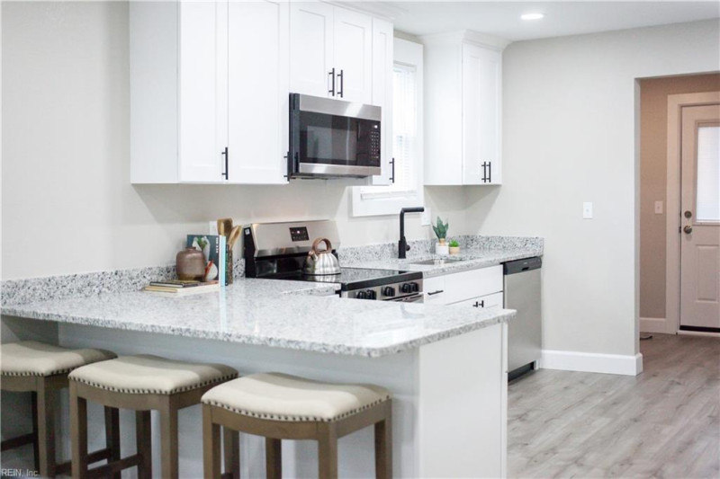 Photo 17 of 44 residential for sale in Portsmouth virginia
