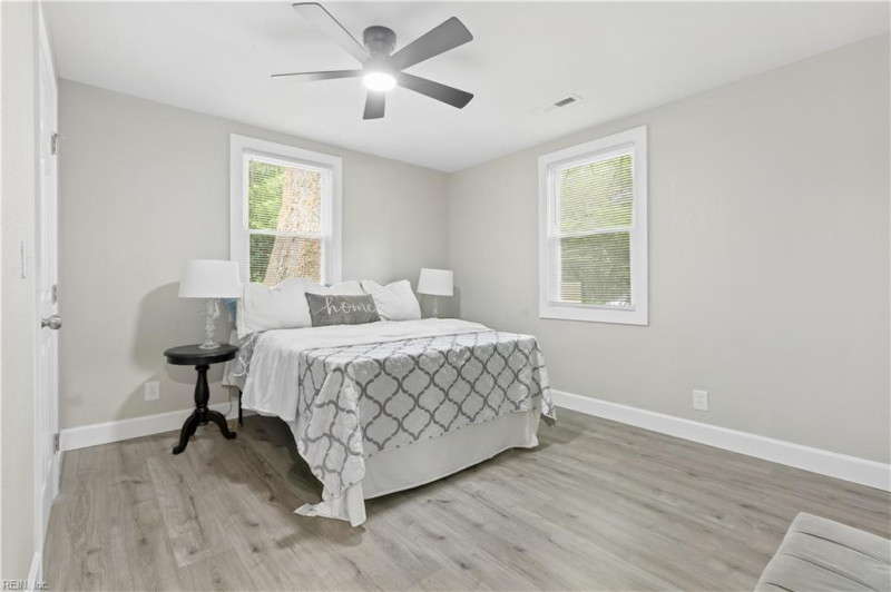 Photo 22 of 44 residential for sale in Portsmouth virginia
