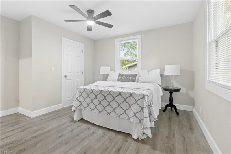 Photo 23 of 44 residential for sale in Portsmouth virginia
