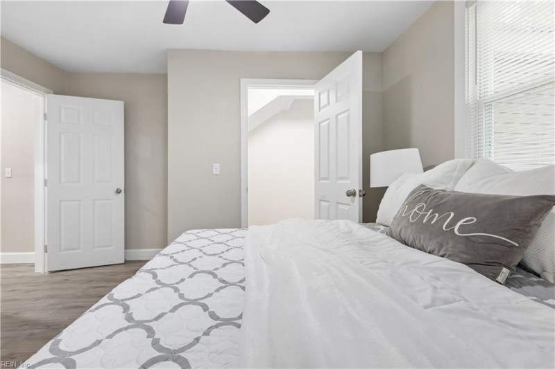 Photo 24 of 44 residential for sale in Portsmouth virginia