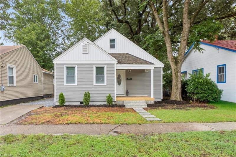 Photo 3 of 44 residential for sale in Portsmouth virginia
