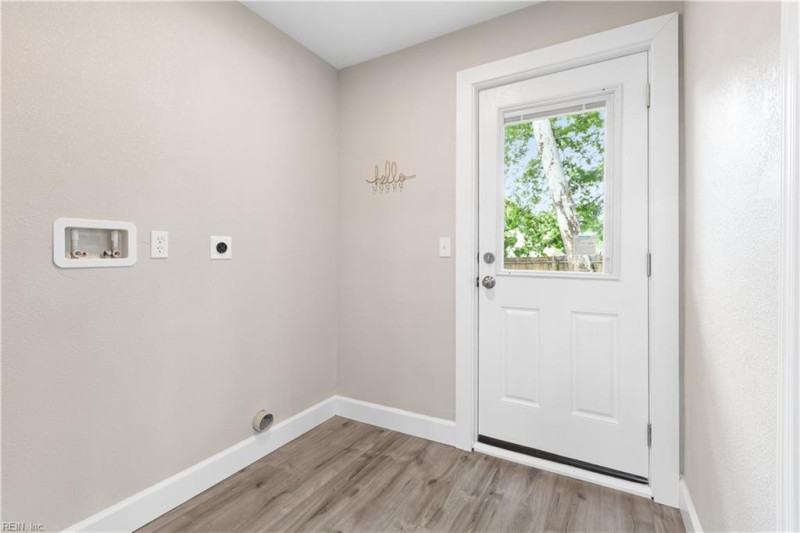 Photo 37 of 44 residential for sale in Portsmouth virginia