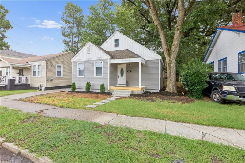 Photo 4 of 44 residential for sale in Portsmouth virginia