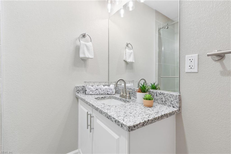 Photo 40 of 44 residential for sale in Portsmouth virginia
