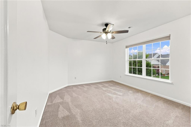 Photo 27 of 44 residential for sale in Suffolk virginia