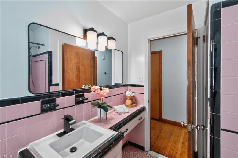 Photo 14 of 28 residential for sale in Hampton virginia