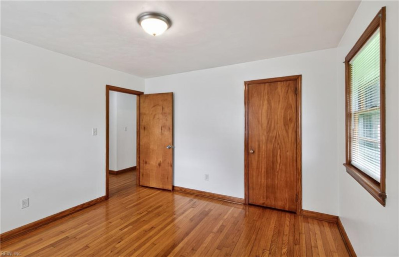 Photo 17 of 28 residential for sale in Hampton virginia