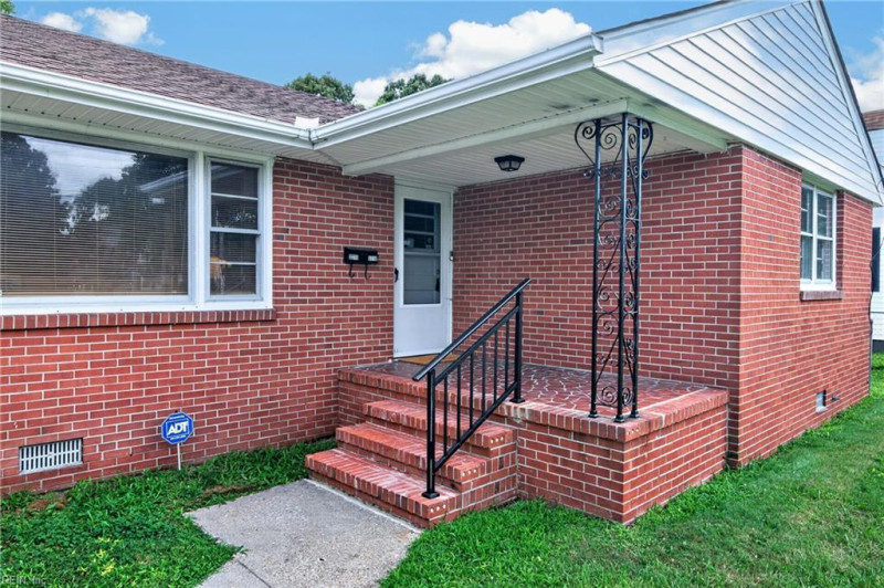 Photo 3 of 28 residential for sale in Hampton virginia