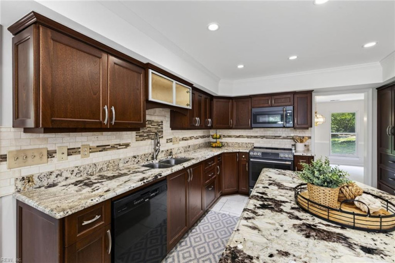 Photo 10 of 46 residential for sale in Virginia Beach virginia
