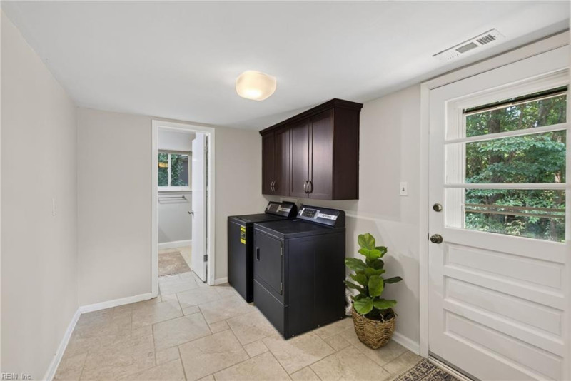 Photo 25 of 46 residential for sale in Virginia Beach virginia