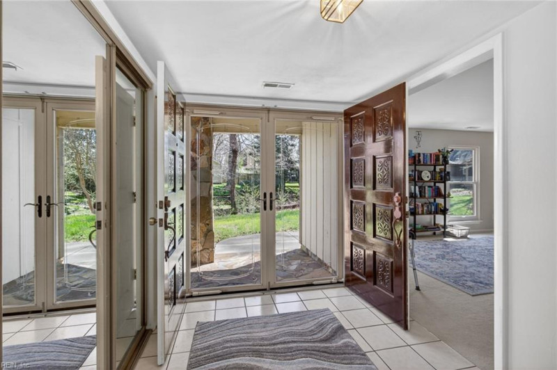 Photo 4 of 46 residential for sale in Virginia Beach virginia