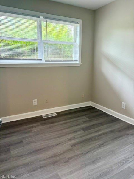 Photo 17 of 20 residential for sale in Norfolk virginia