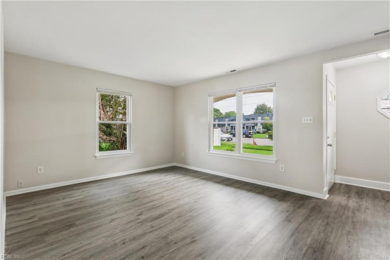 Photo 11 of 49 residential for sale in Virginia Beach virginia