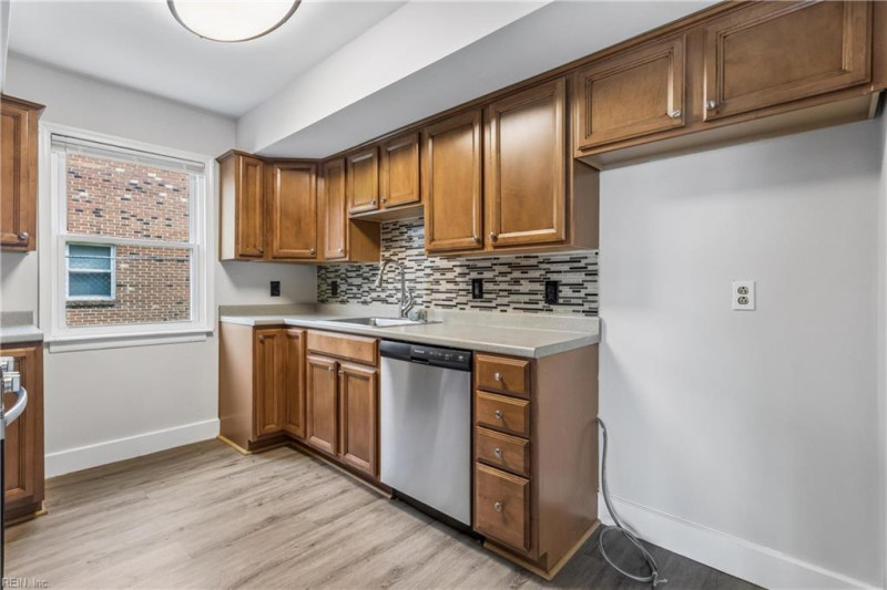 Photo 13 of 49 residential for sale in Virginia Beach virginia