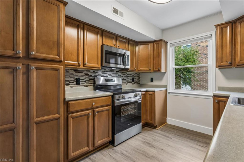 Photo 14 of 49 residential for sale in Virginia Beach virginia