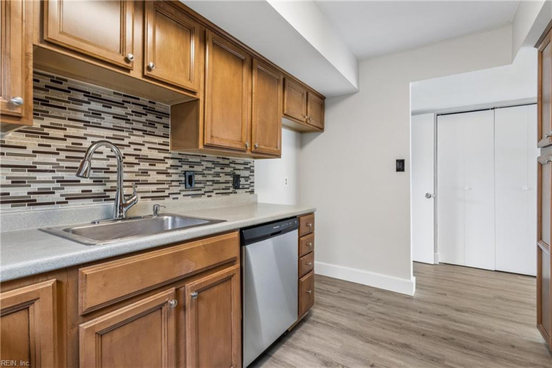 Photo 15 of 49 residential for sale in Virginia Beach virginia