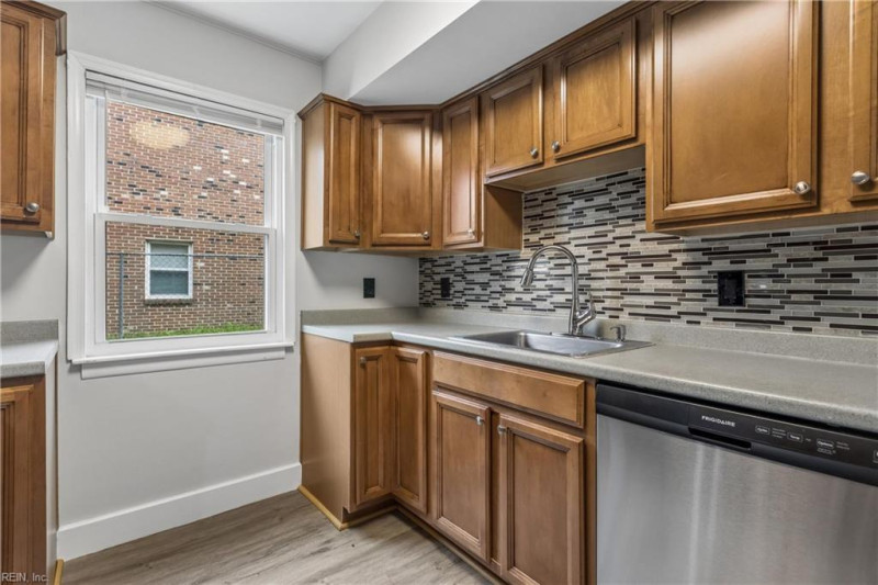 Photo 17 of 49 residential for sale in Virginia Beach virginia