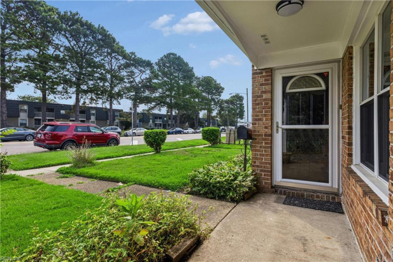 Photo 3 of 49 residential for sale in Virginia Beach virginia