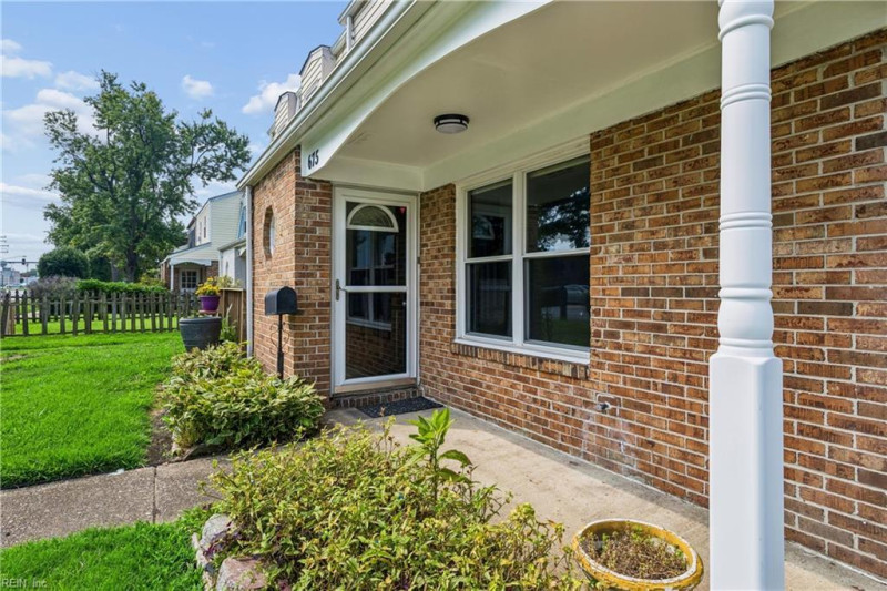 Photo 4 of 49 residential for sale in Virginia Beach virginia
