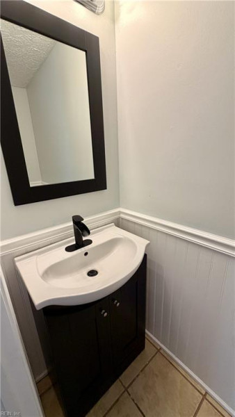 Photo 5 of 30 residential for sale in Virginia Beach virginia