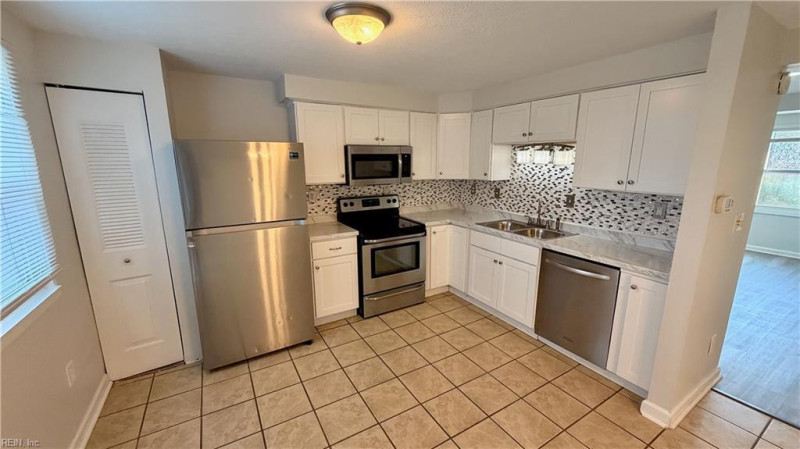 Photo 7 of 30 residential for sale in Virginia Beach virginia