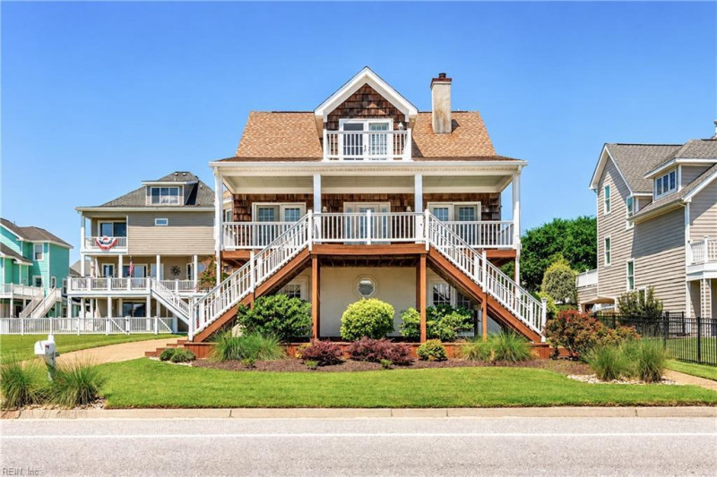 Photo 1 of 43 residential for sale in Hampton virginia